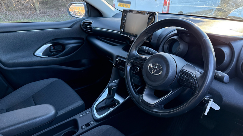 Toyota Yaris 1.5 Hybrid Design 5dr CVT Hybrid Hatchback